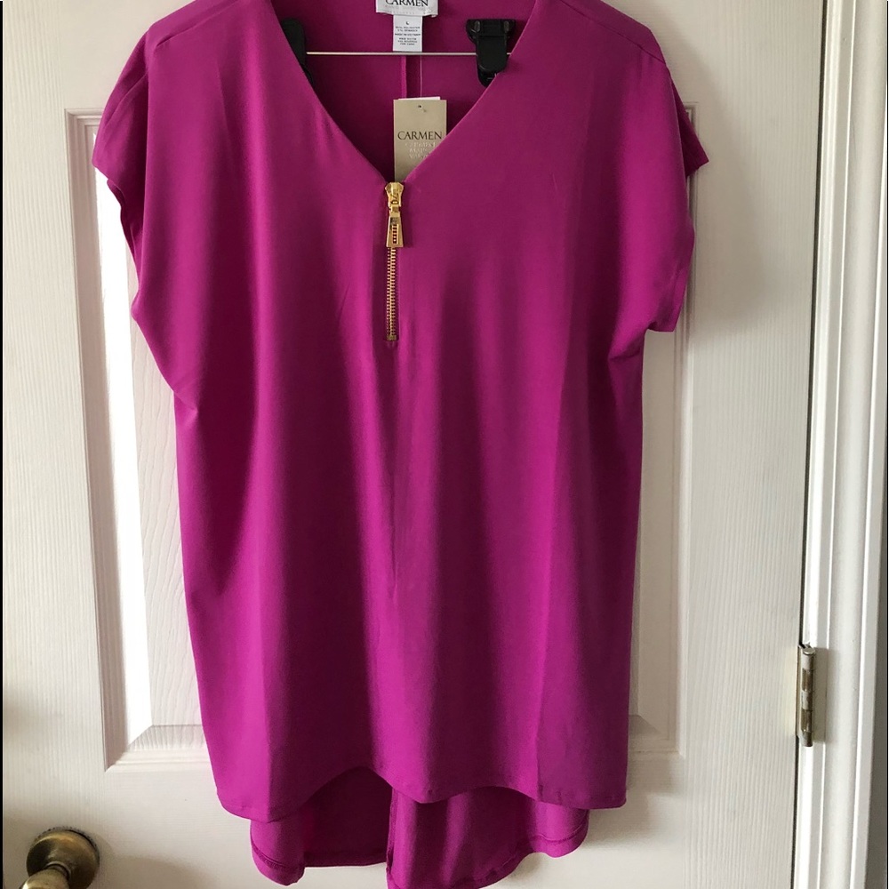 Blouse. Pink w/gold zipper